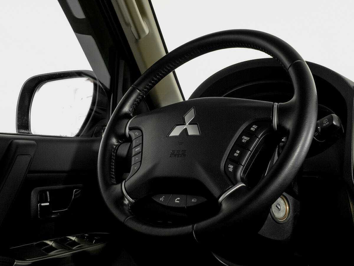 Mitsubishi Pajero, 2021 Фото №16