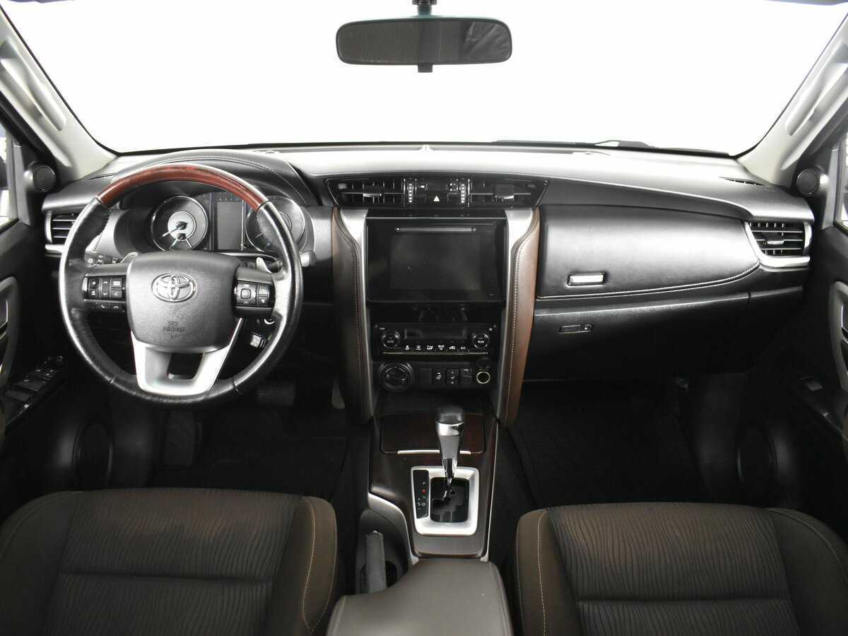 Toyota Fortuner, 2020 Фото №10