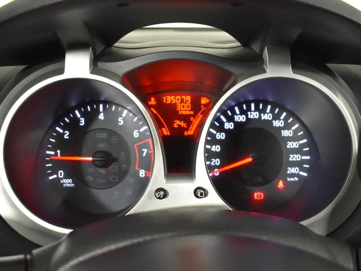 Nissan Juke, 2011 Фото №13