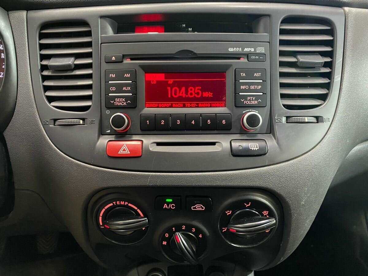 Kia Rio, 2010 Фото №14