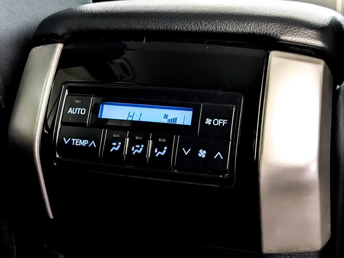 Toyota Land Cruiser Prado, 2019 Фото №23