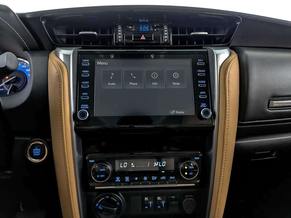 Toyota Fortuner, 2022 Фото №13