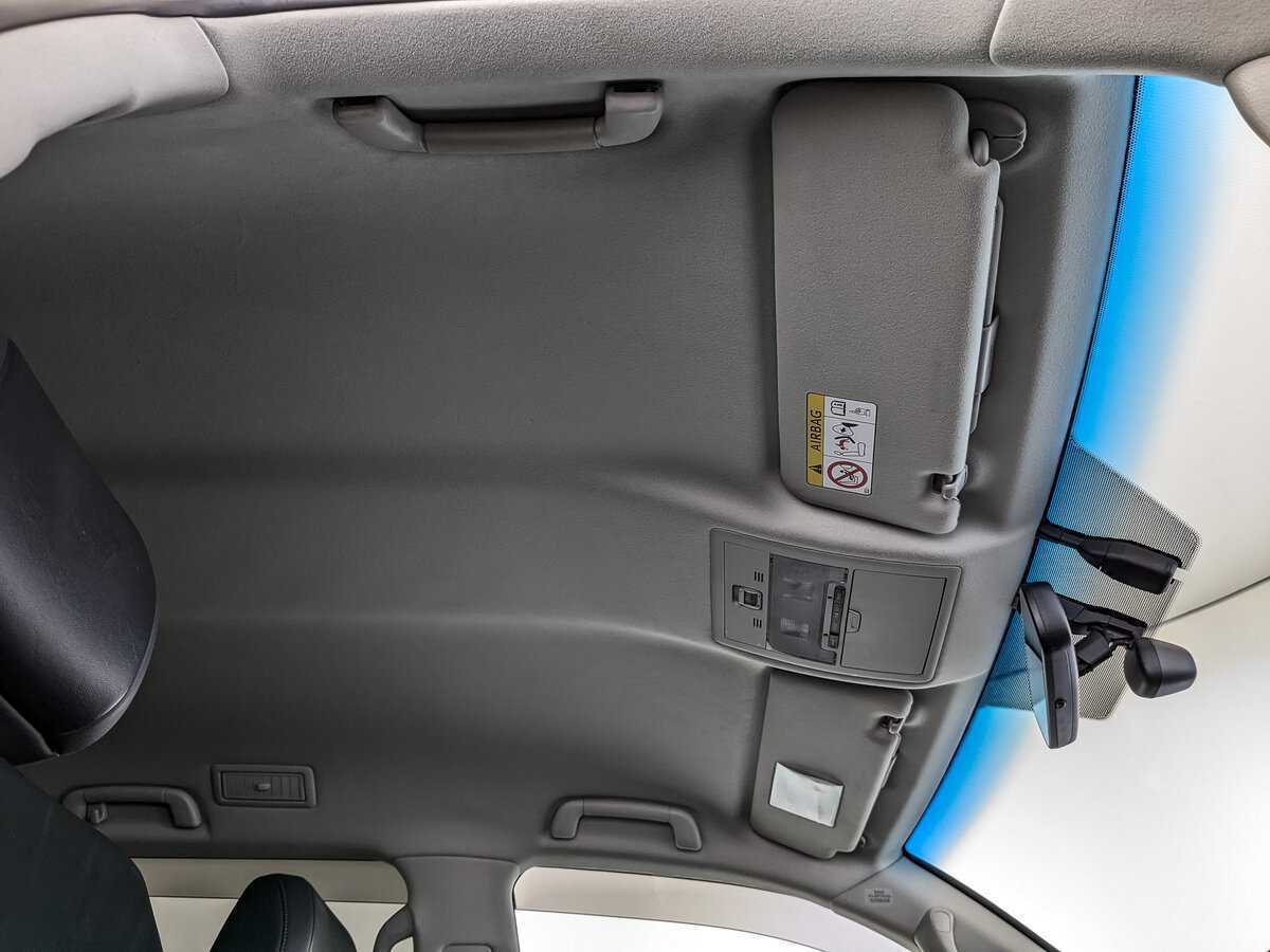 Toyota Land Cruiser, 2018 Фото №19