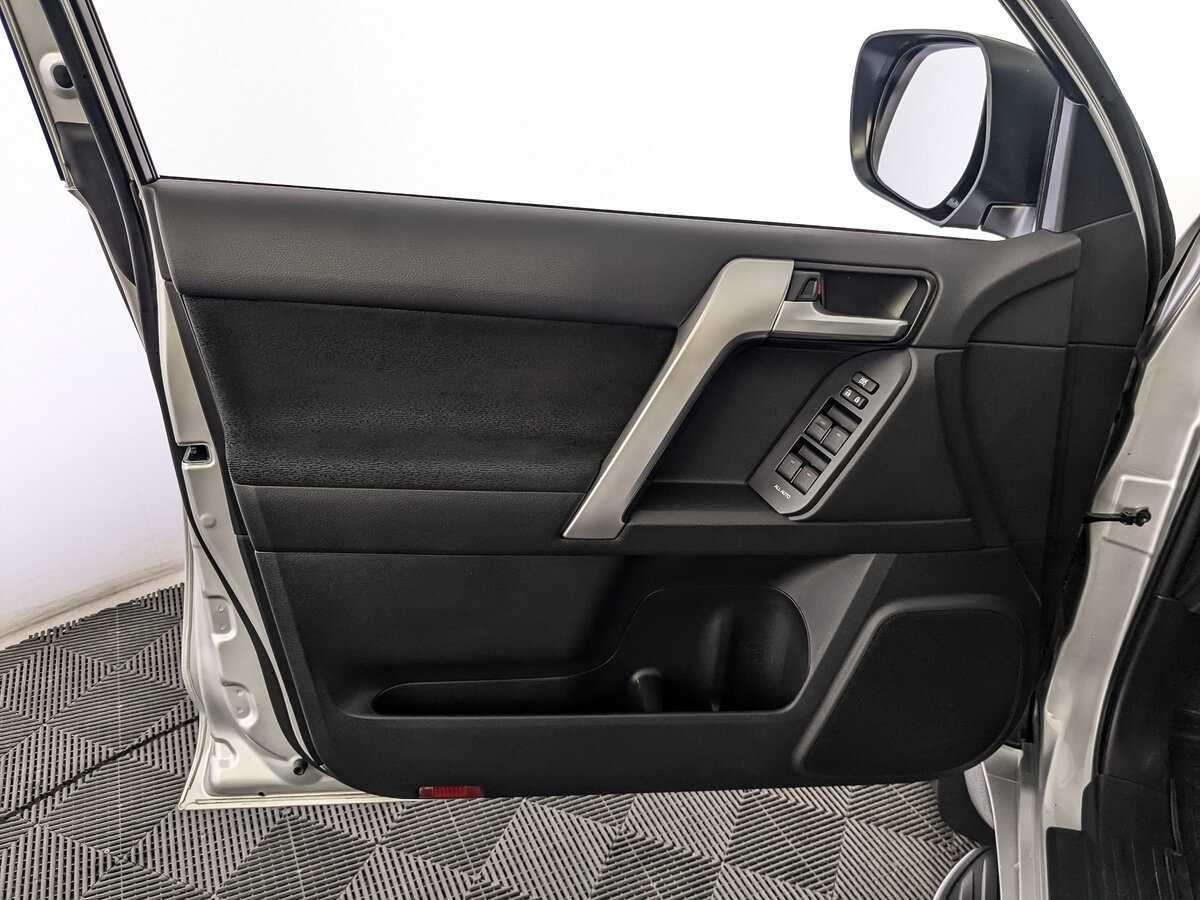 Toyota Land Cruiser Prado, 2021 Фото №15