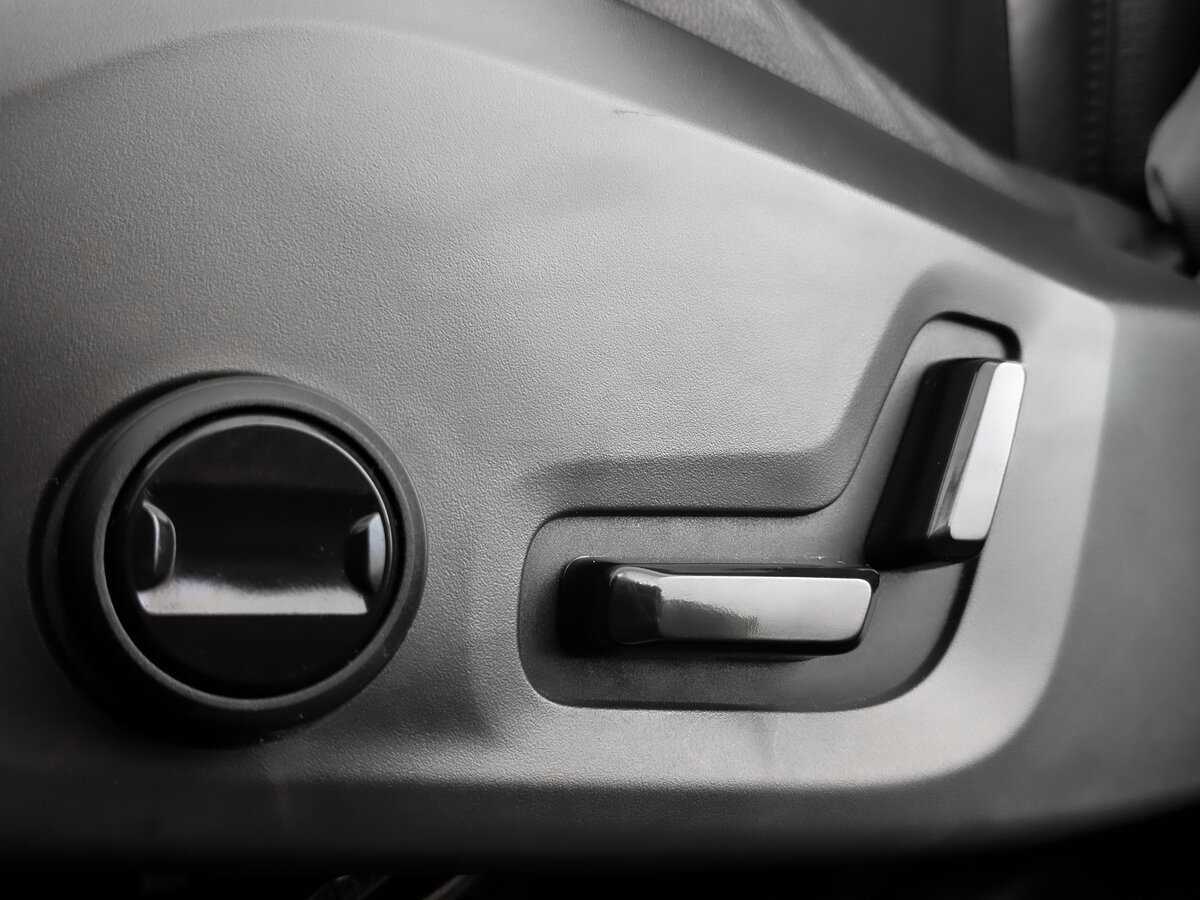 Volvo XC60, 2020 Фото №17