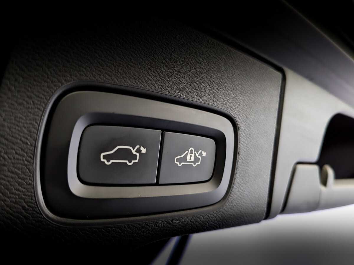 Volvo XC60, 2020 Фото №23