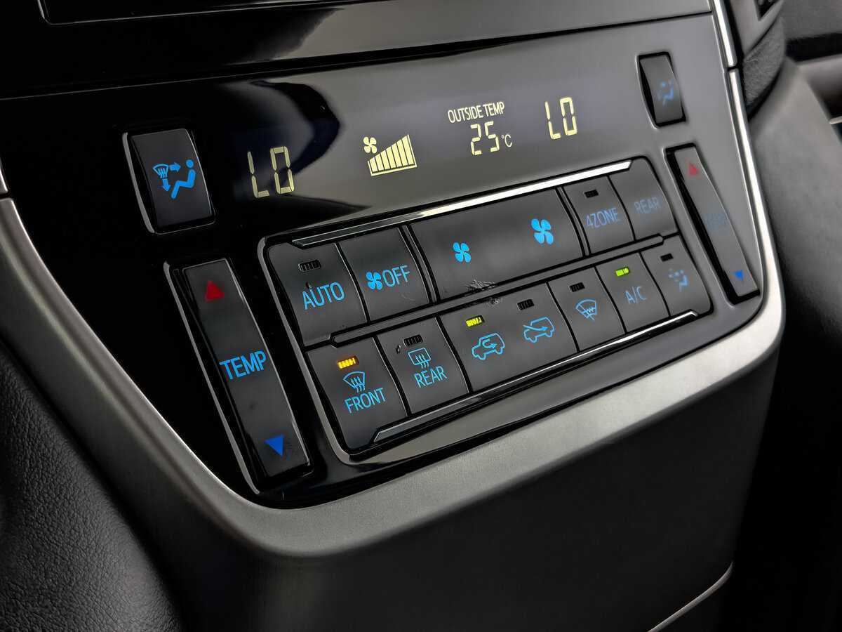 Toyota Land Cruiser, 2017 Фото №17