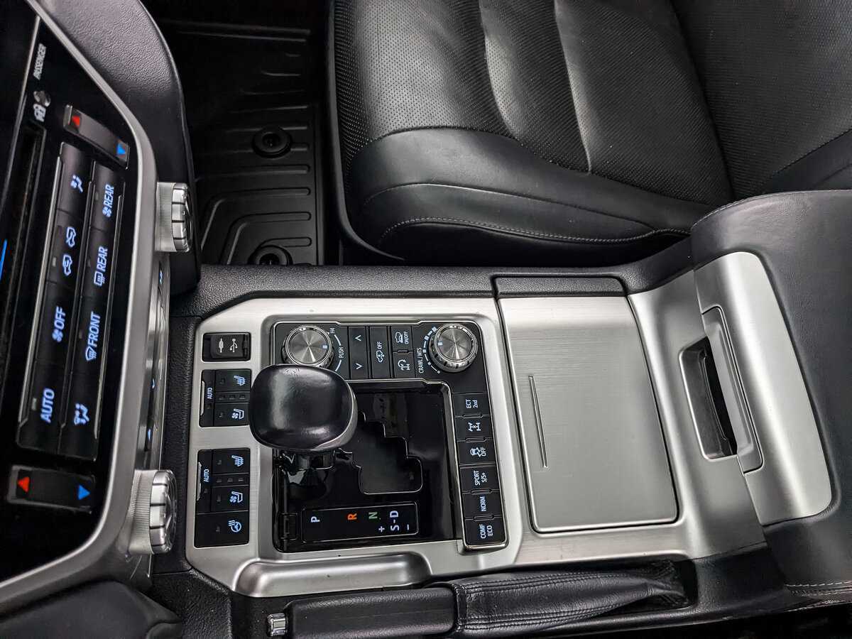 Toyota Land Cruiser, 2017 Фото №25