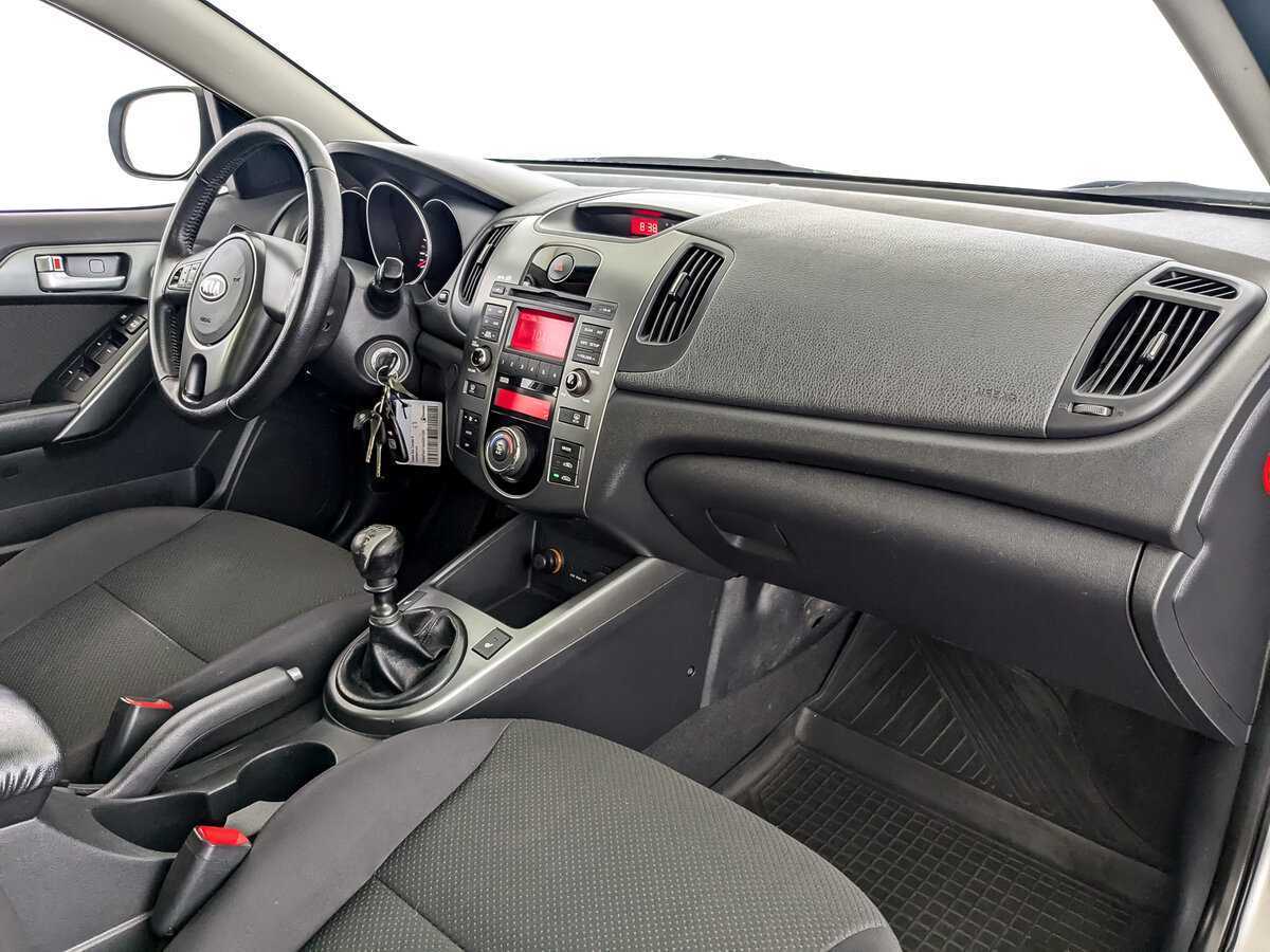 Kia Cerato 5-speed, 2010 Фото №9