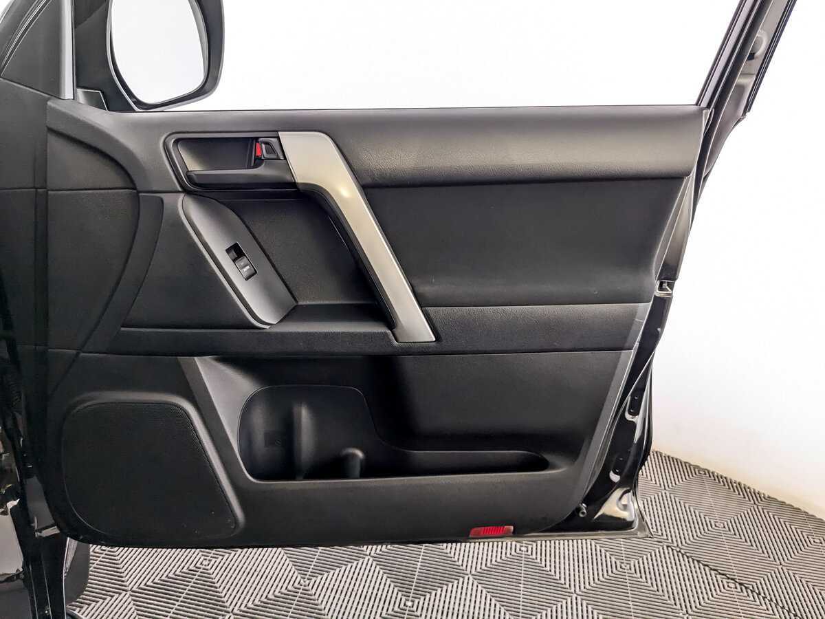 Toyota Land Cruiser Prado, 2017 Фото №17