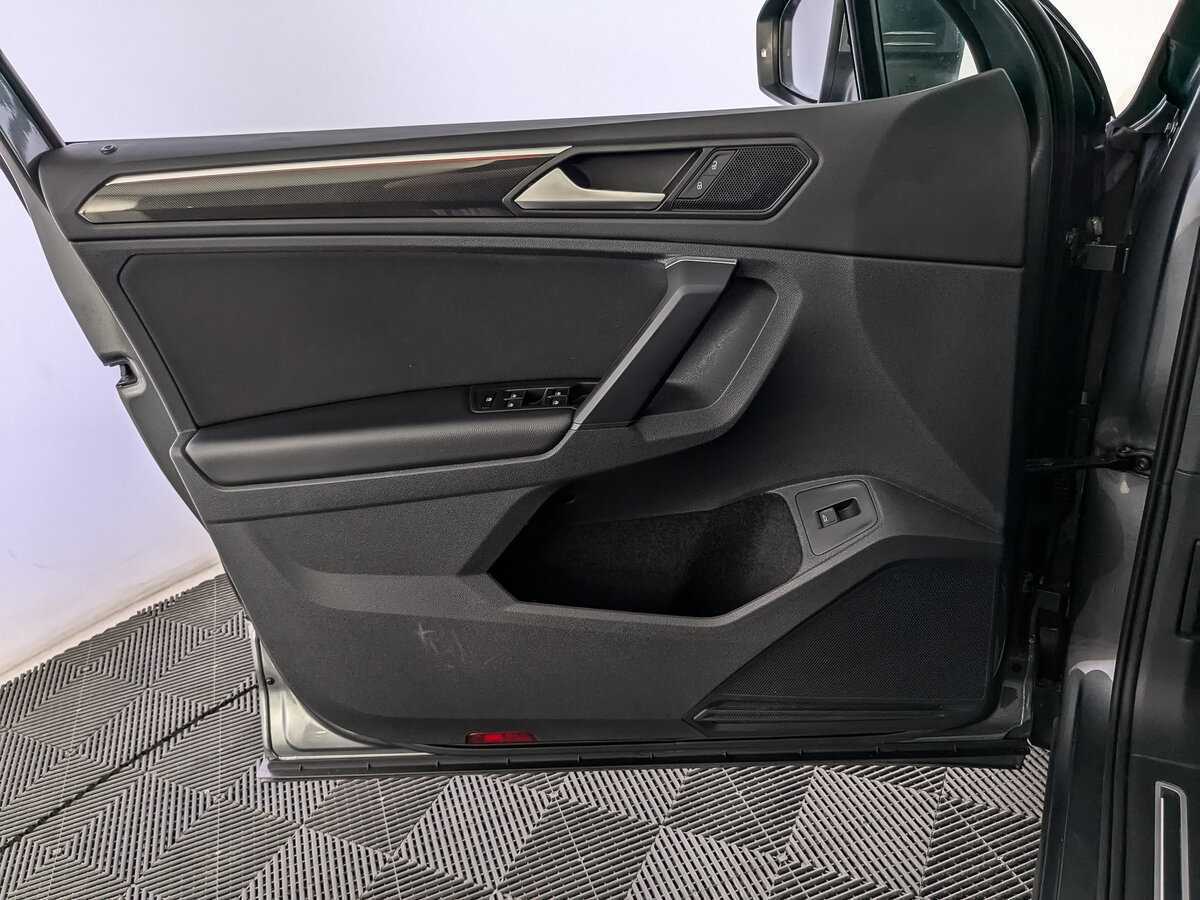 Volkswagen Tiguan, 2021 Фото №15