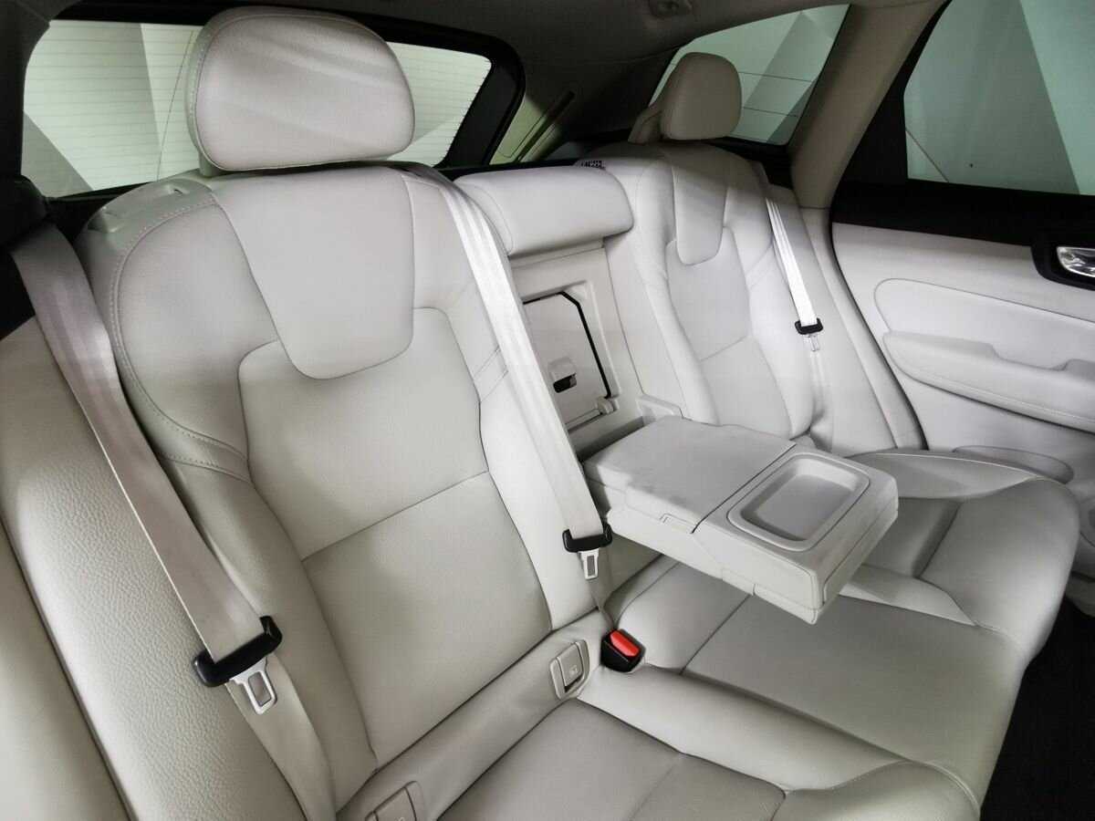 Volvo XC60, 2018 Фото №13