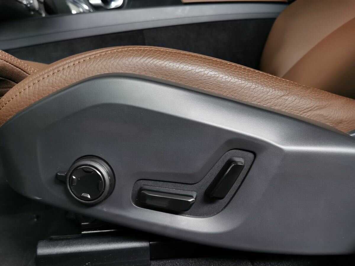 Volvo XC60, 2023 Фото №18