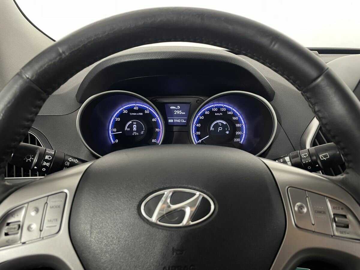Hyundai ix35, 2010 Фото №9