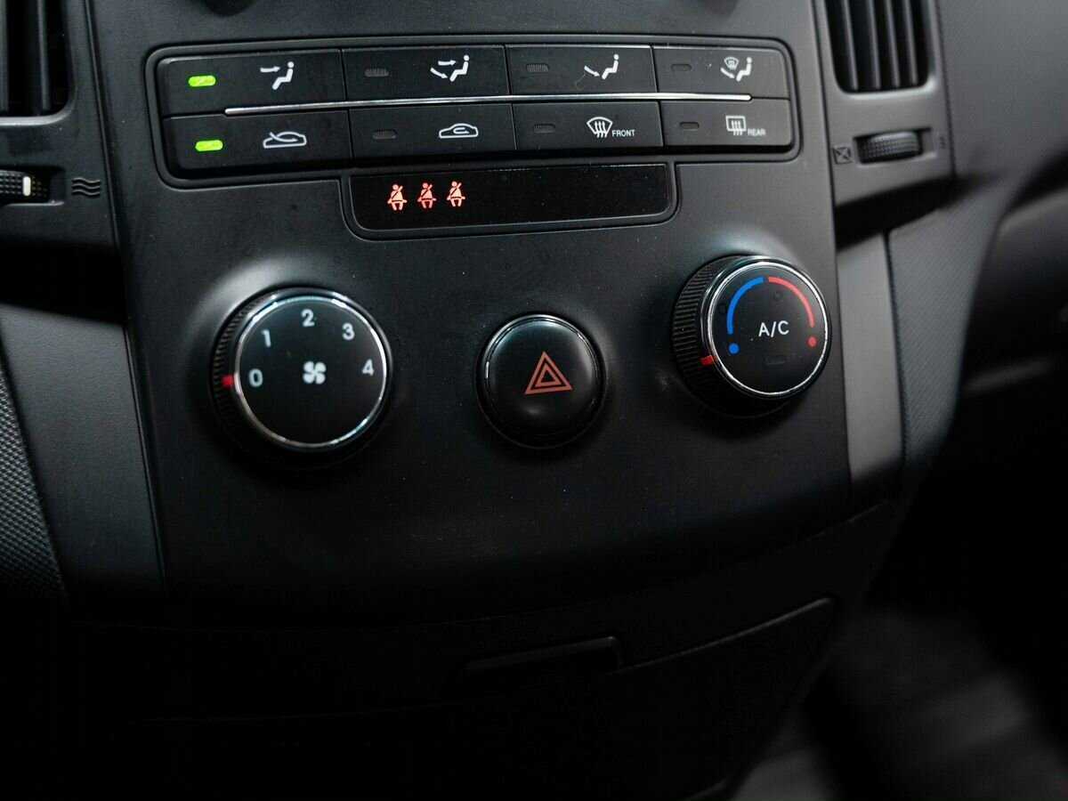 Hyundai i30, 2010 Фото №18