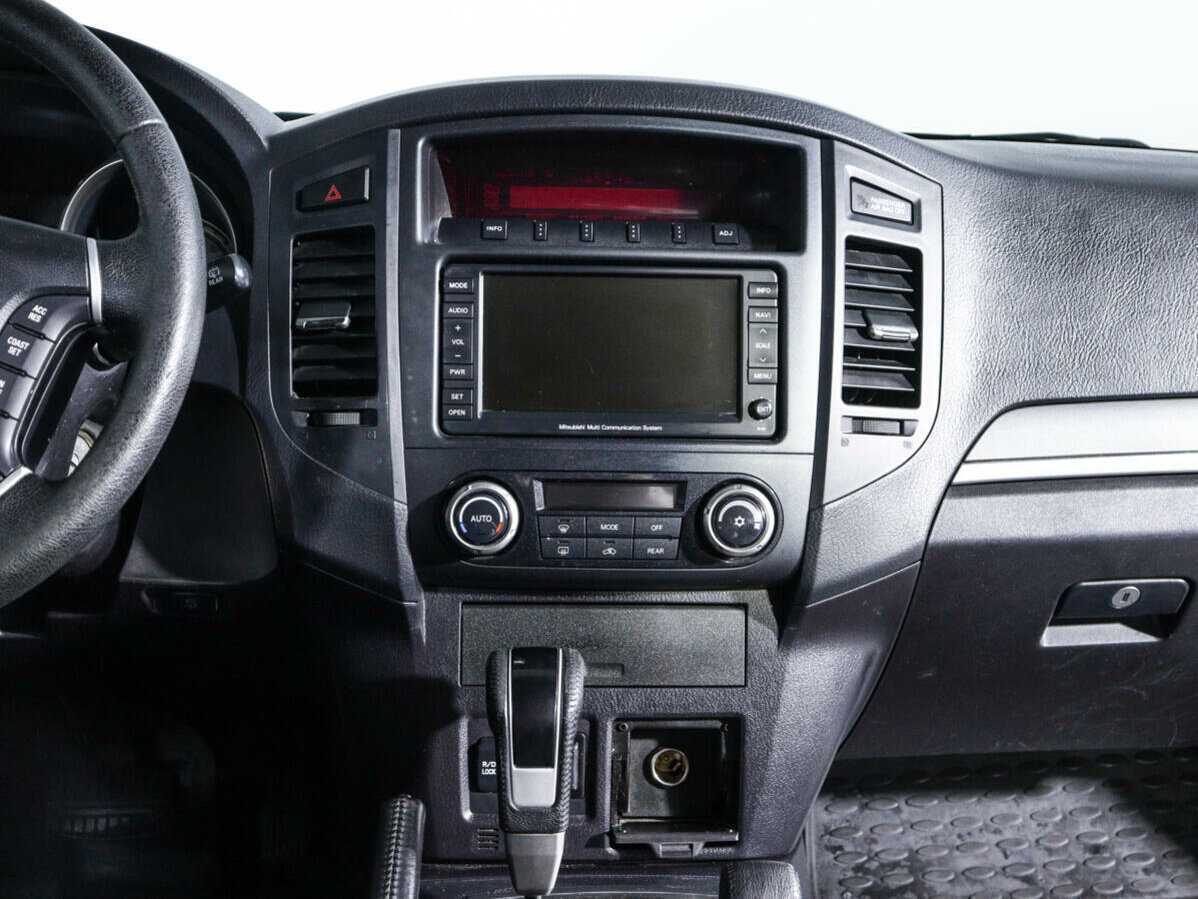 Mitsubishi Pajero, 2010 Фото №11