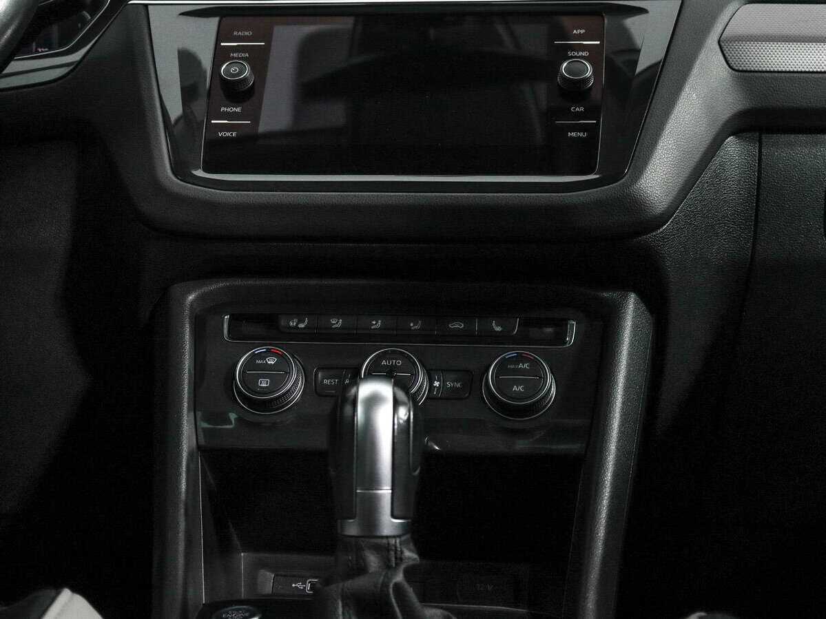 Volkswagen Tiguan, 2019 Фото №16