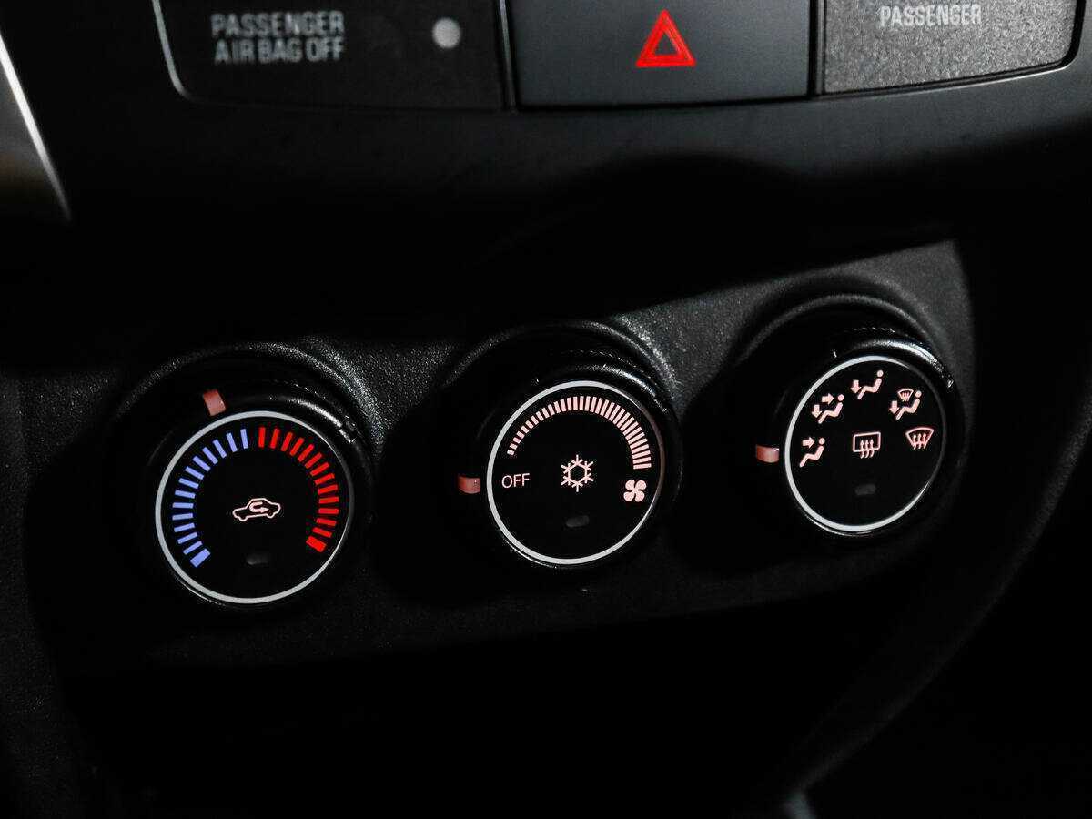 Mitsubishi ASX, 2011 Фото №13