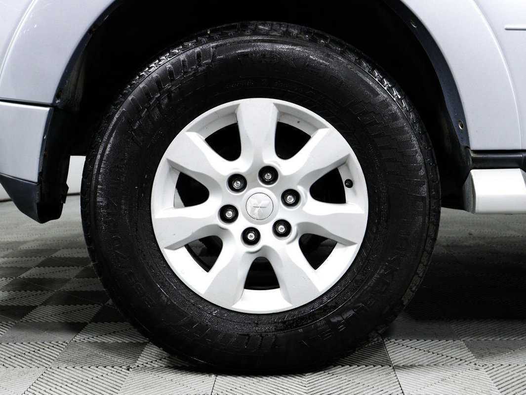 Mitsubishi Pajero, 2011 Фото №12