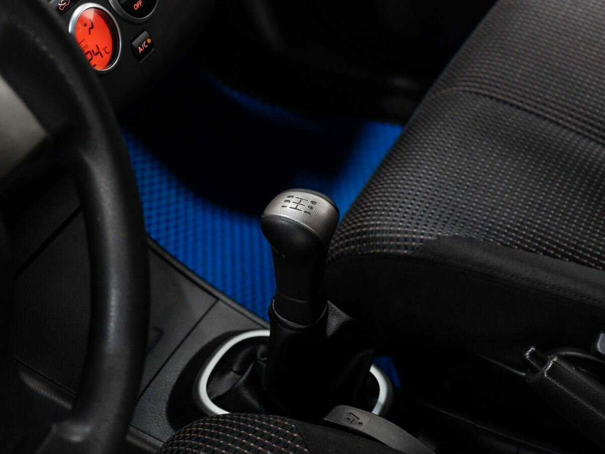 Nissan Tiida, 2012 Фото №18