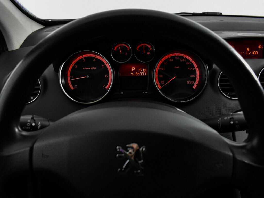 Peugeot 308, 2011 Фото №15