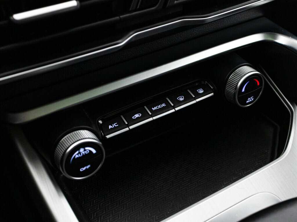 Geely Coolray, 2022 Фото №18