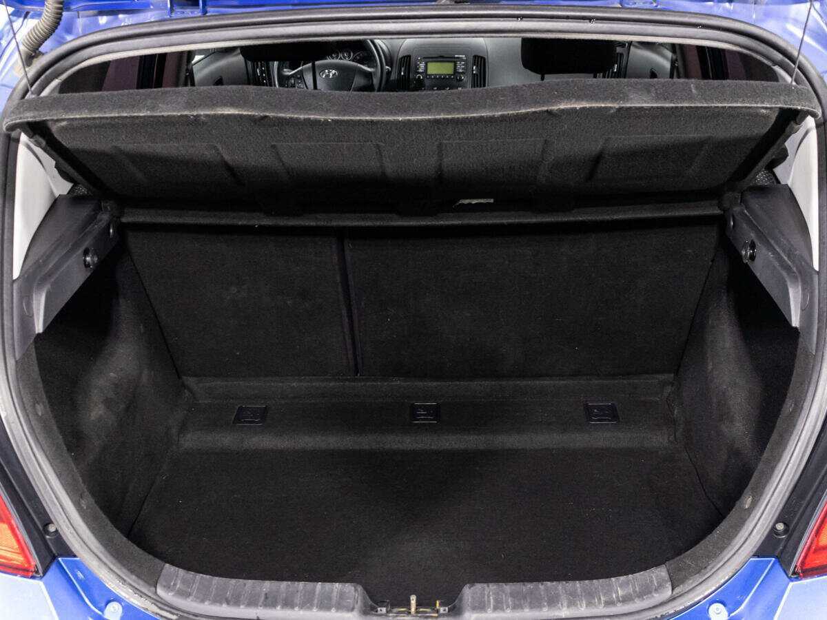 Hyundai i30, 2010 Фото №15