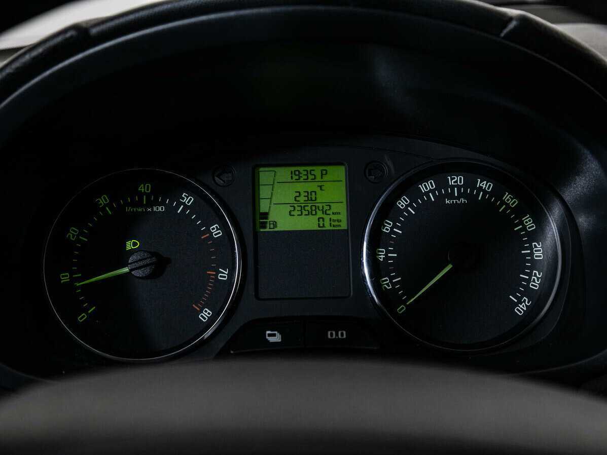 Skoda Fabia, 2011 Фото №12