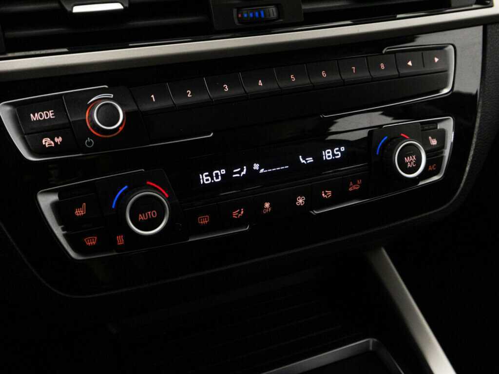 BMW 1 серии 118i, 2017 Фото №16