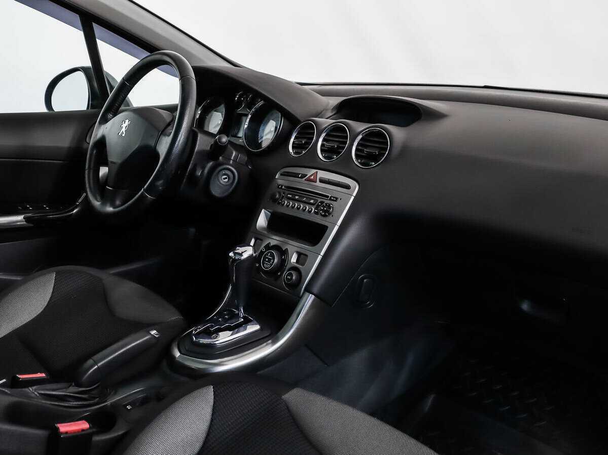 Peugeot 308, 2010 Фото №11