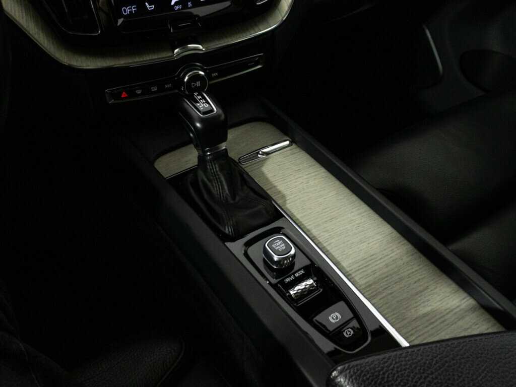 Volvo XC60, 2019 Фото №21