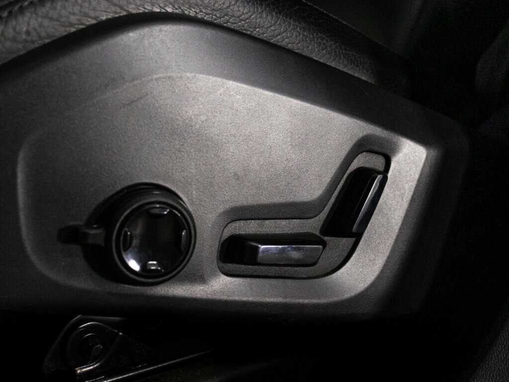 Volvo XC60, 2019 Фото №23