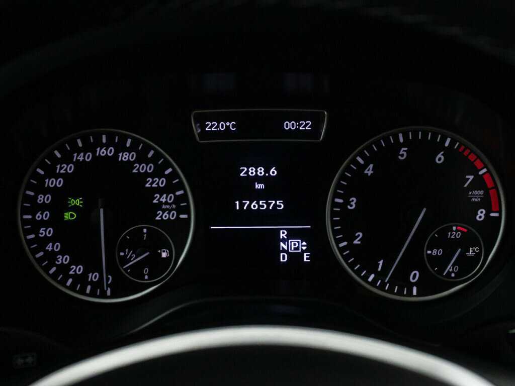 Mercedes-Benz A-Класс 180, 2015 Фото №12