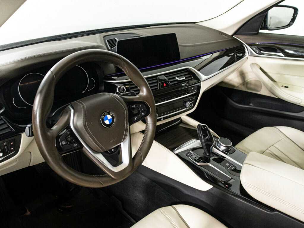 BMW 5 серии 520d xDrive, 2016 Фото №11