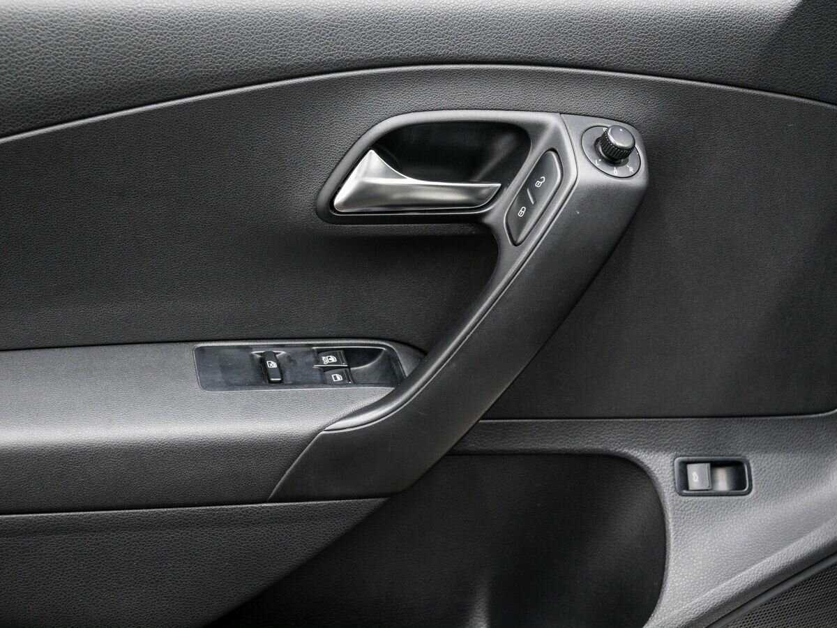 Volkswagen Polo, 2011 Фото №14