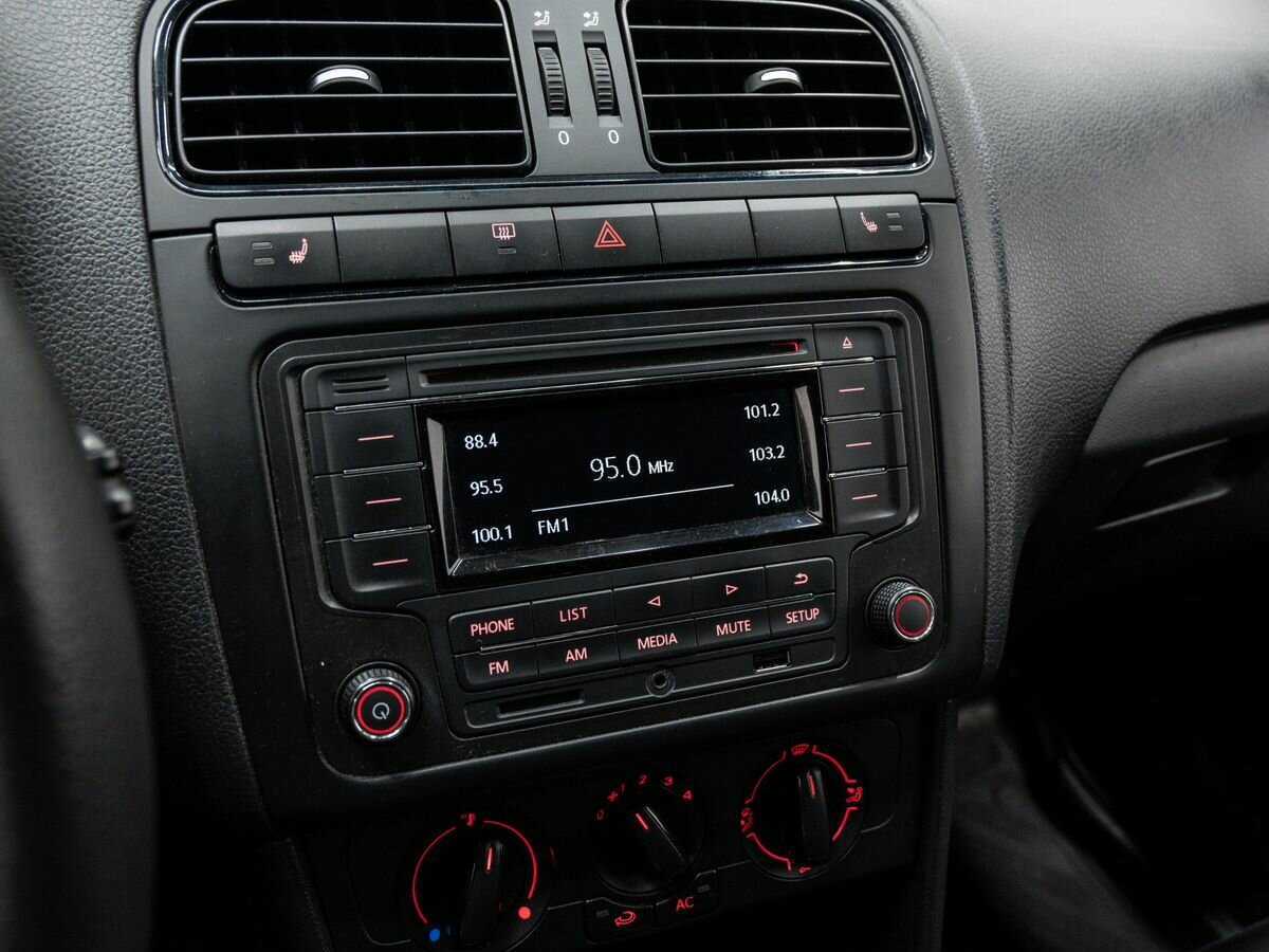 Volkswagen Polo, 2011 Фото №18