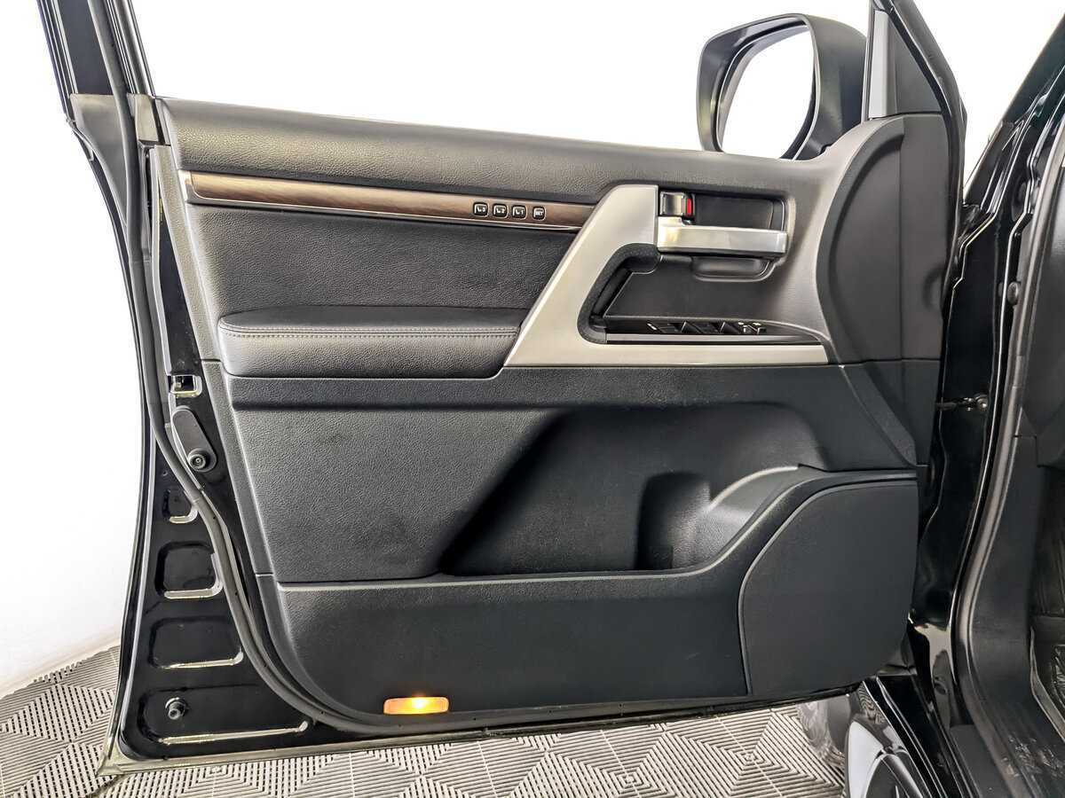 Toyota Land Cruiser, 2020 Фото №19