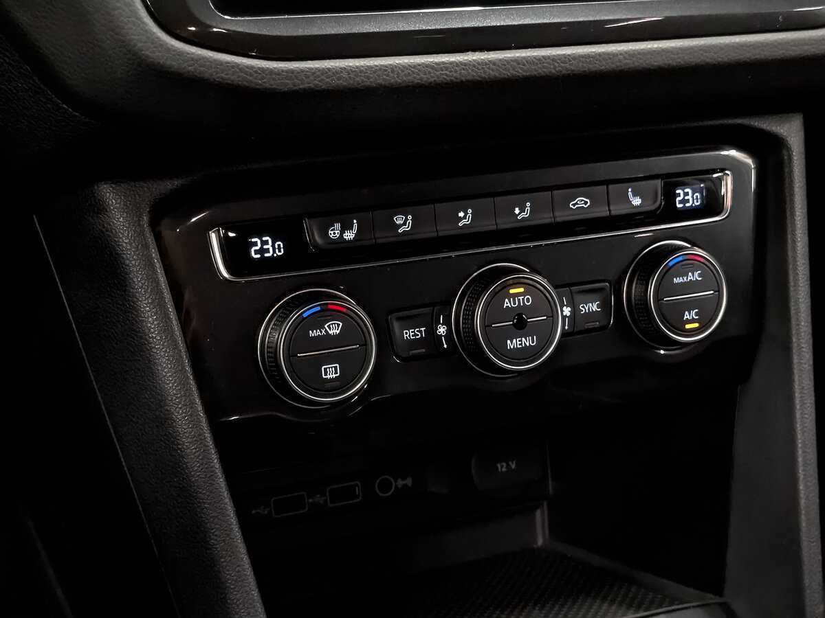 Volkswagen Tiguan, 2020 Фото №21