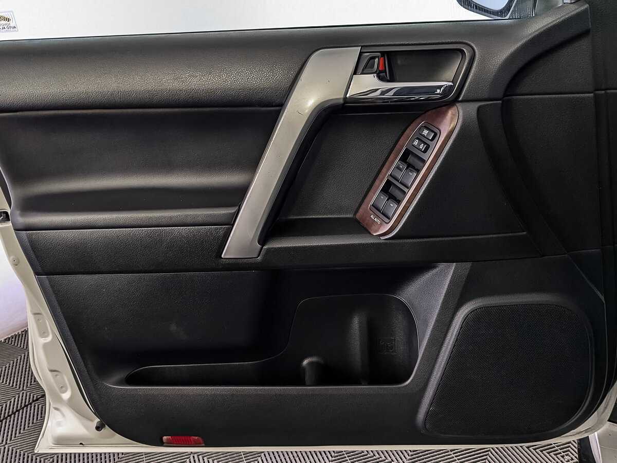 Toyota Land Cruiser Prado, 2017 Фото №19