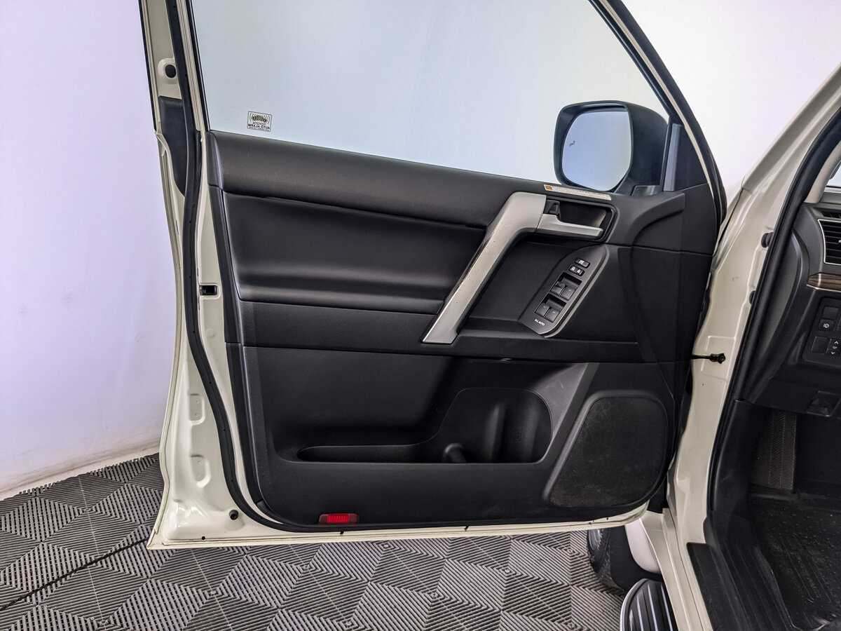Toyota Land Cruiser Prado, 2019 Фото №19