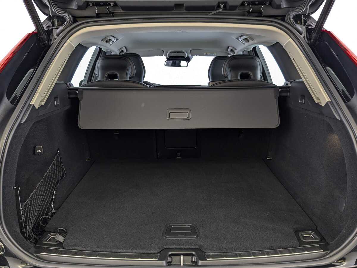 Volvo XC60, 2020 Фото №10