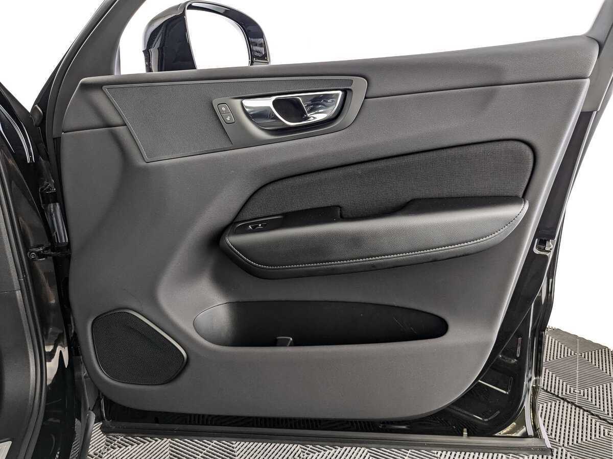 Volvo XC60, 2020 Фото №24