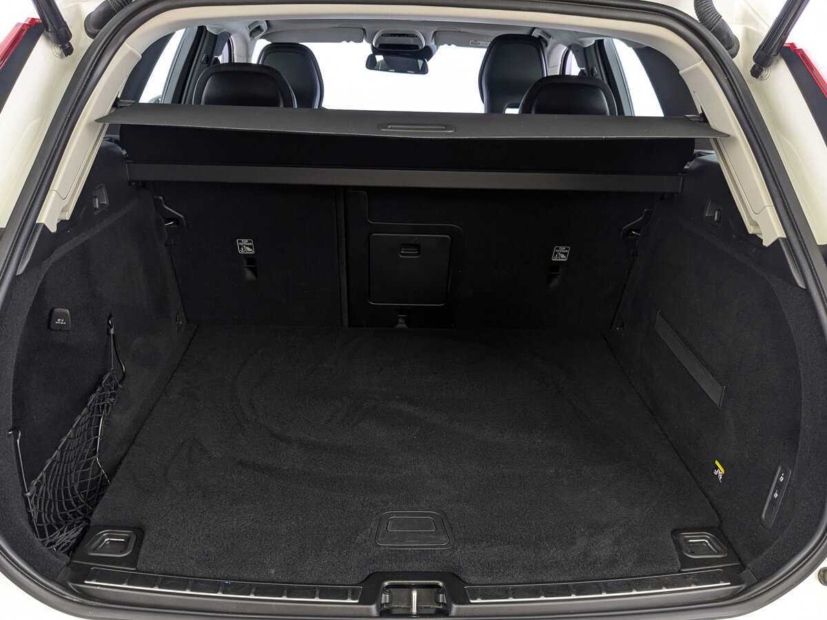 Volvo XC60, 2019 Фото №10
