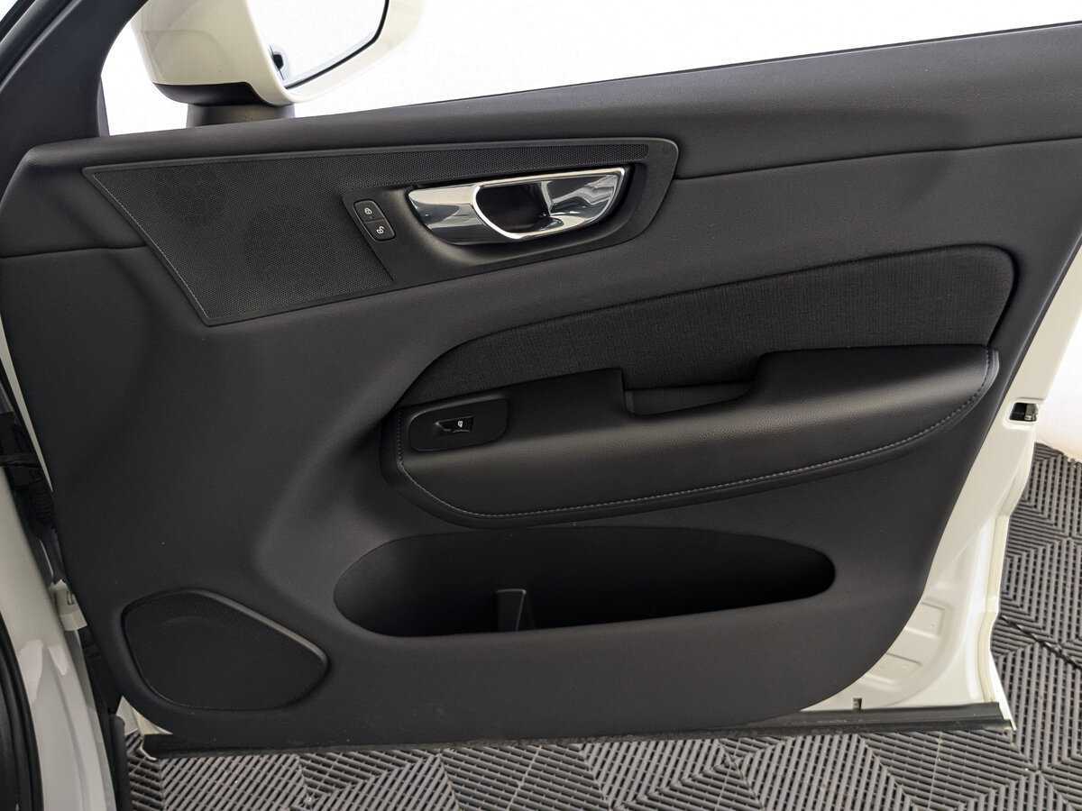 Volvo XC60, 2019 Фото №24