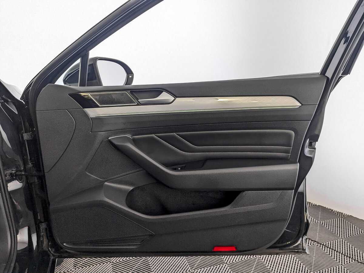 Volkswagen Passat, 2021 Фото №25