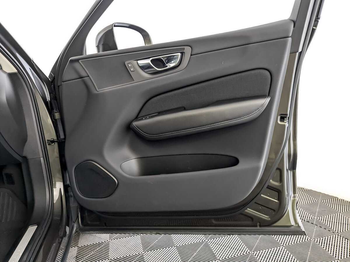 Volvo XC60, 2019 Фото №25