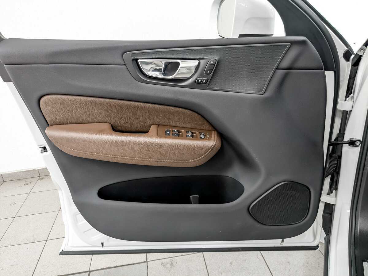 Volvo XC60, 2021 Фото №17