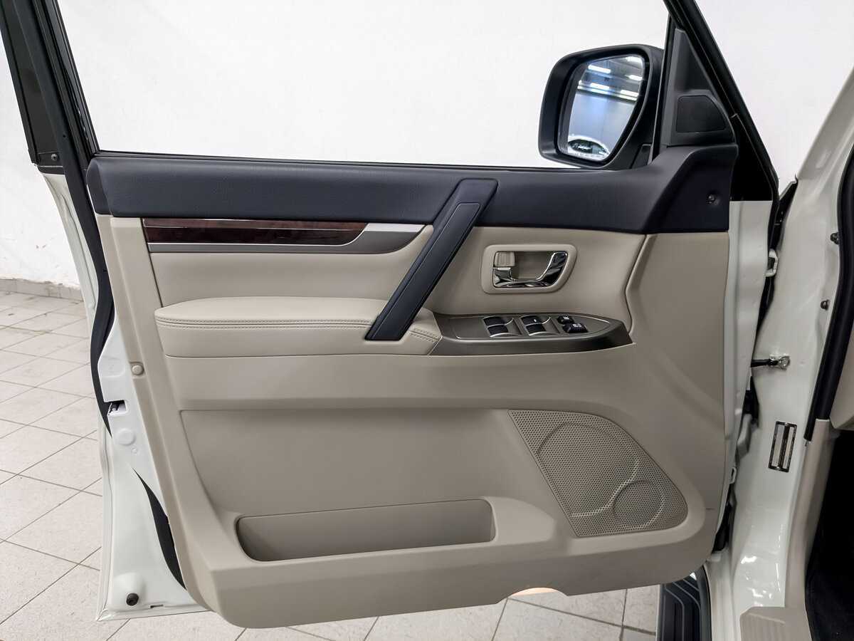 Mitsubishi Pajero, 2021 Фото №17