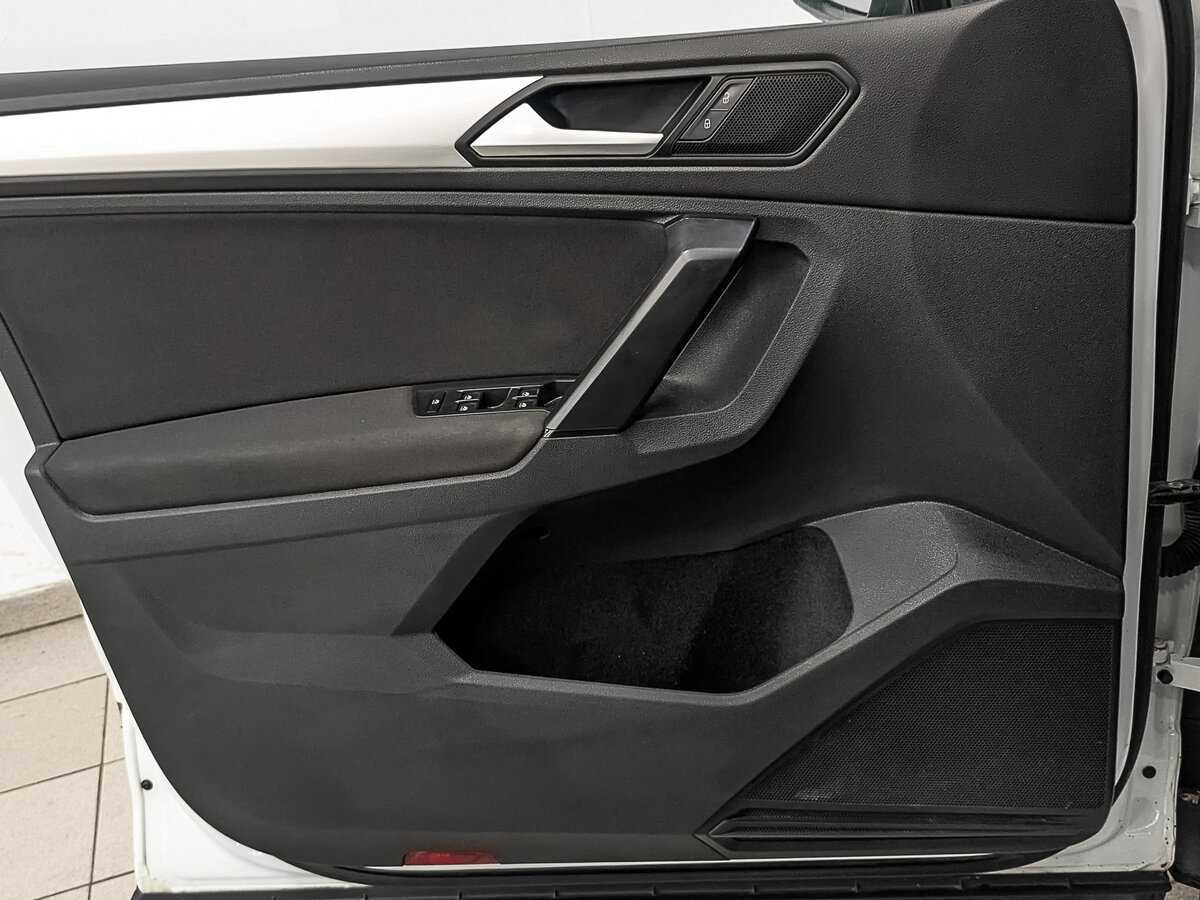 Volkswagen Tiguan, 2021 Фото №17