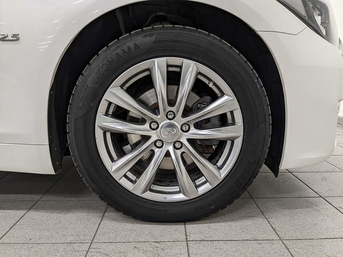 Infiniti Q70, 2016 Фото №12